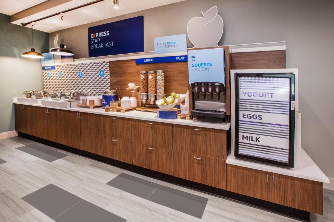 Holiday Inn Express & Suites - Stafford Nw - Sugar Land By Ihg Экстерьер фото