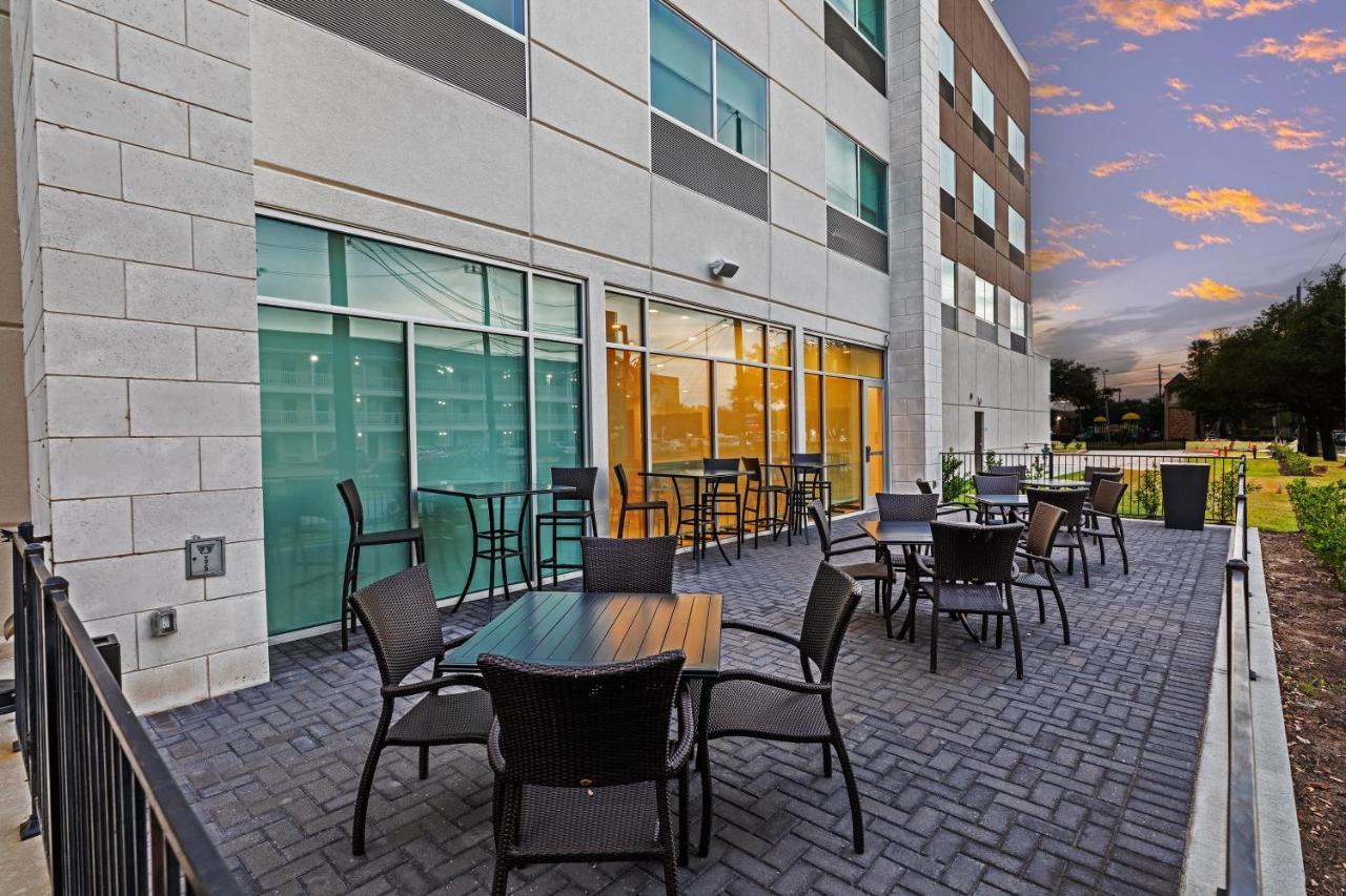 Holiday Inn Express & Suites - Stafford Nw - Sugar Land By Ihg Экстерьер фото