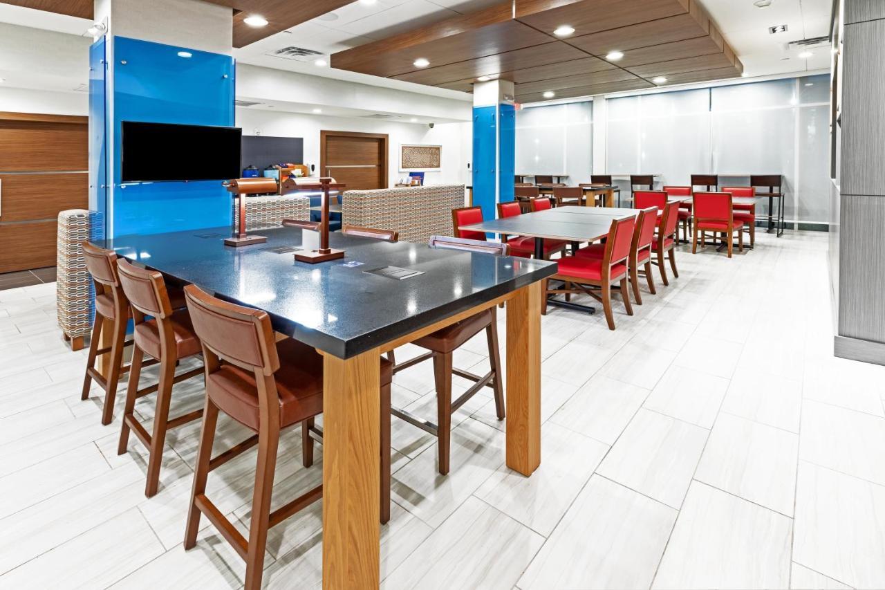Holiday Inn Express & Suites - Stafford Nw - Sugar Land By Ihg Экстерьер фото